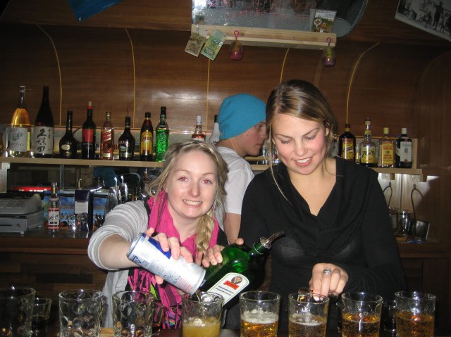 Echobeach bar Echobeach backpackers