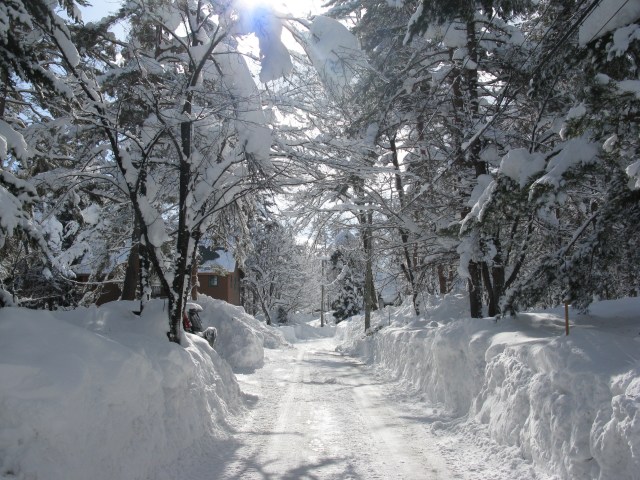 snow walls Snow roads